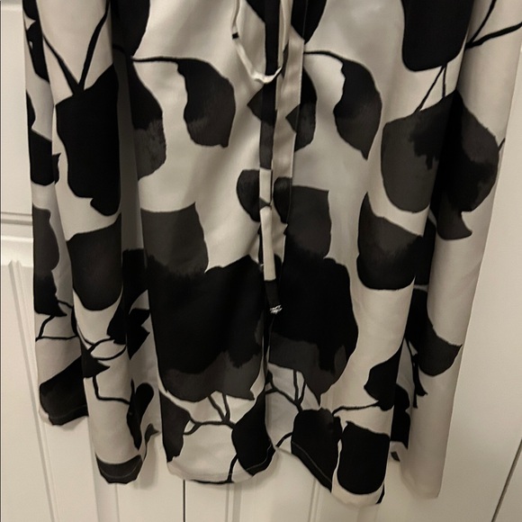 Worthington Monochrome Floral Long Sleeve Dress - Picture 5 of 9